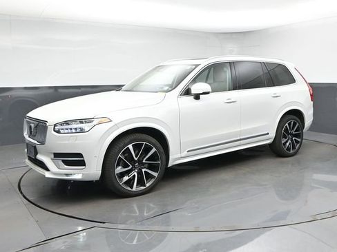 Used 2023 Volvo XC90 B6 Plus w/ Protection Package Premier AWD/4WD image 4