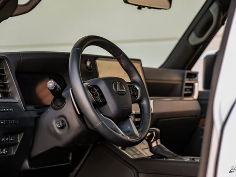 Used 2025 Lexus GX 550 image 38