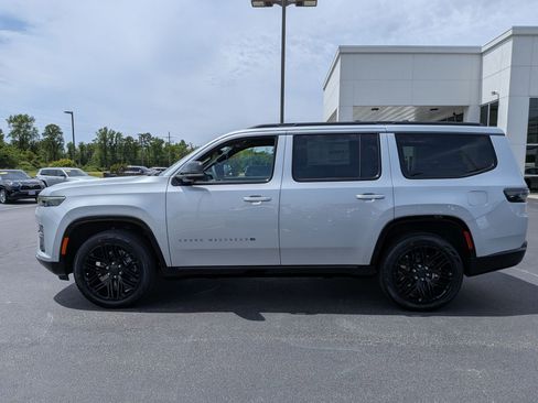 New 2026 Jeep Grand Wagoneer Limited AWD/4WD image 8