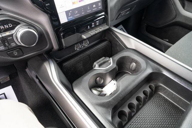 Used 2025 RAM 1500 Big Horn AWD/4WD image 19