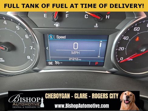 Used 2024 GMC Terrain SLE w/ Driver Convenience Package image 4