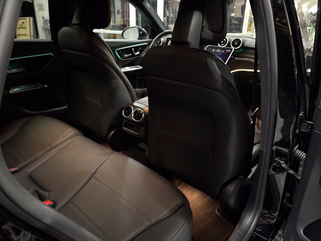 Used 2023 Mercedes-Benz GLC 300 4MATIC image 30