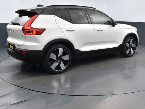 Used 2024 Volvo XC40 Recharge Plus w/ Protection Package Premier image 4