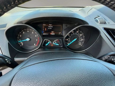 Used 2018 Ford Escape SE w/ SE Sport Appearance Package FWD image 19