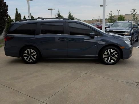 Certified 2025 Honda Odyssey EX-L image 6