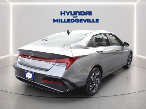 New 2026 Hyundai Elantra Limited FWD image 5