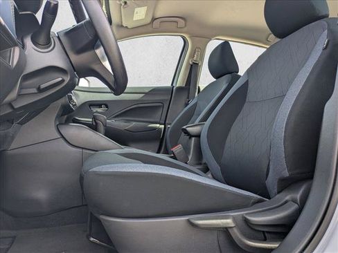 Used 2025 Nissan Versa SV FWD image 15