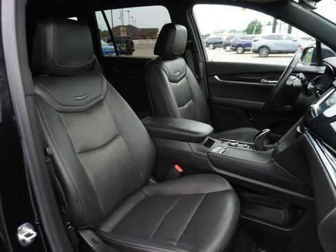 Used 2020 Cadillac XT6 Premium Luxury AWD/4WD image 32
