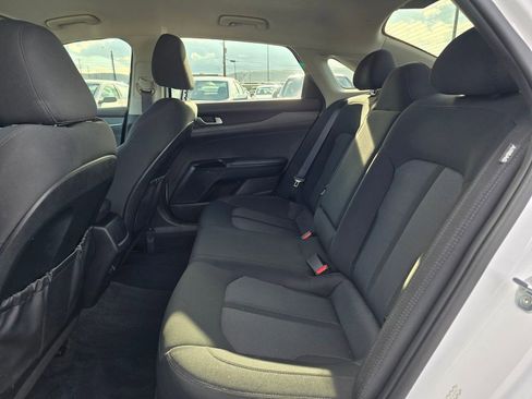 Used 2022 Kia K5 LXS FWD image 16