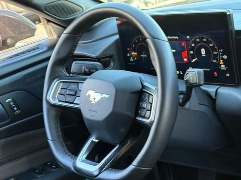 Used 2024 Ford Mustang Convertible RWD image 23