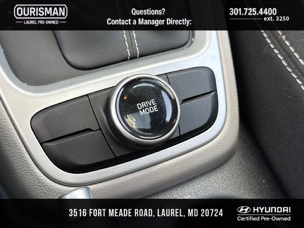 Certified 2025 Hyundai Venue SEL FWD image 24