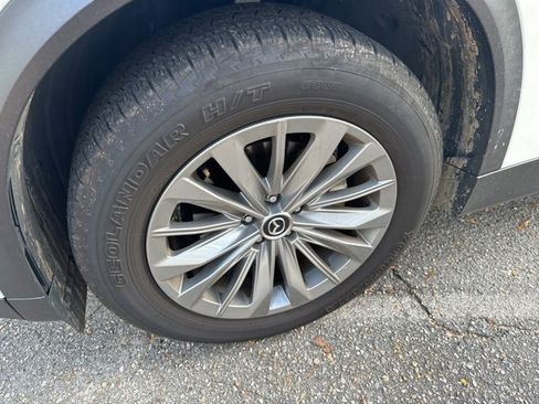 Used 2024 MAZDA CX-90 3.3 Turbo w/ Preferred Plus image 9