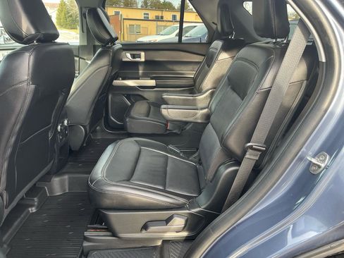 Used 2021 Ford Explorer Limited w/ Equipment Group 301A image 16