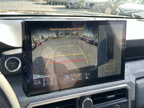 Used 2025 Toyota 4Runner Trailhunter image 29