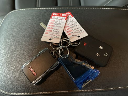 Used 2021 GMC Canyon Denali image 27