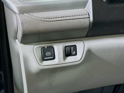 Used 2017 GMC Acadia SLE w/ Driver Alert Package I FWD image 15