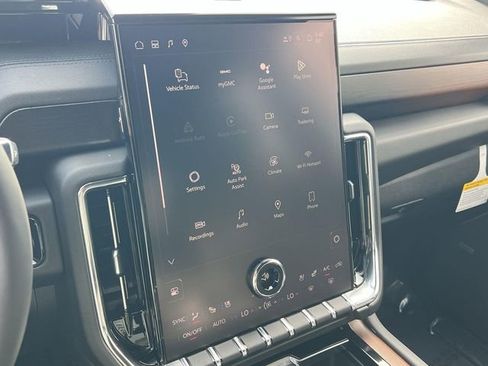 New 2026 GMC Yukon XL Denali w/ Denali Reserve Package RWD image 16