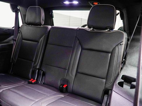 Used 2023 GMC Yukon SLT RWD image 37