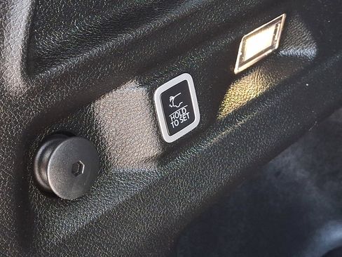 Used 2023 Jeep Grand Cherokee L Altitude image 31