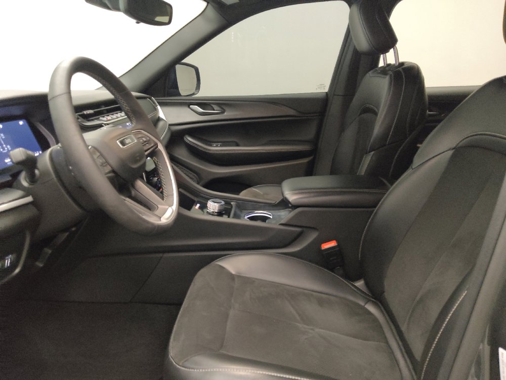 Used 2023 Jeep Grand Cherokee L Altitude AWD/4WD image 17