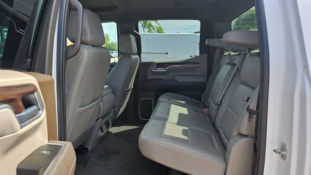 Used 2025 GMC Sierra 1500 SLT AWD/4WD image 23