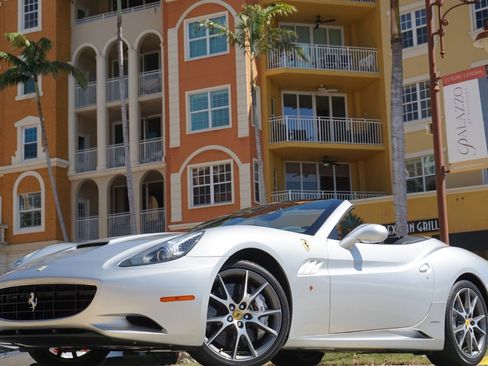 Used 2011 Ferrari California image 36