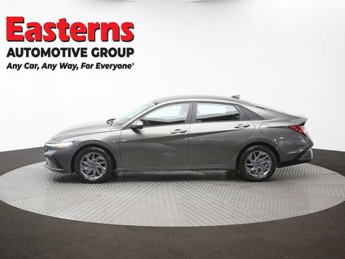 Used 2024 Hyundai Elantra SEL FWD image 58