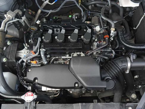 Certified 2025 Honda CR-V LX image 9