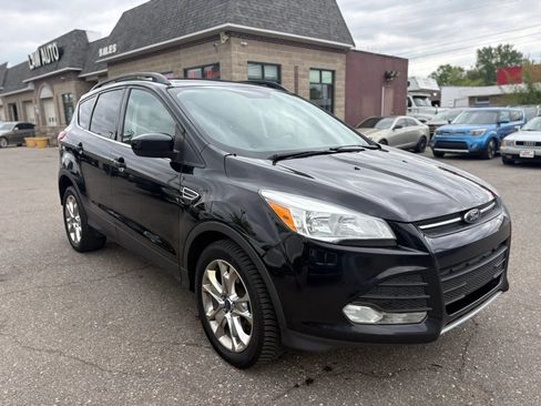 Used 2016 Ford Escape SE w/ Equipment Group 201A AWD/4WD image 3