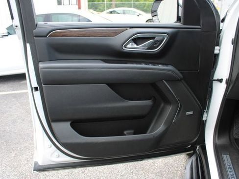 Used 2023 Chevrolet Tahoe Premier AWD/4WD image 39