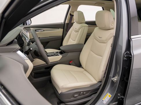 New 2026 Cadillac XT5 Premium Luxury w/ LPO, Floor Liner Package image 9