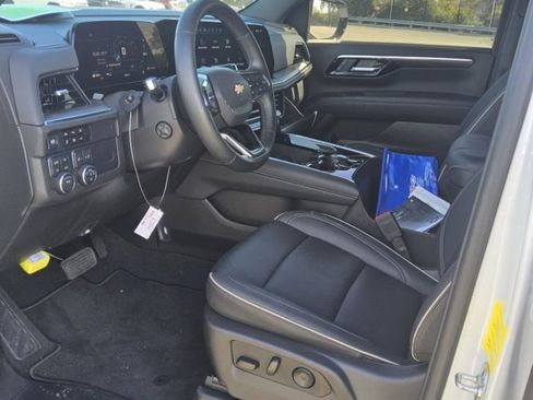 Used 2025 Chevrolet Tahoe Premier image 2