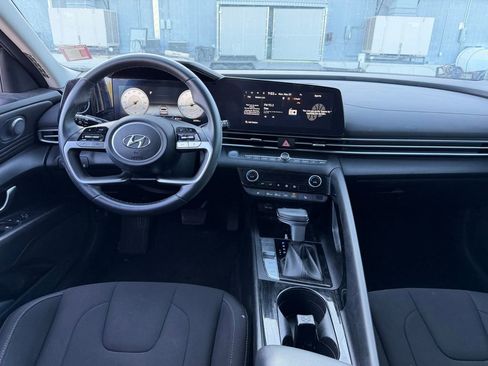 Used 2023 Hyundai Elantra SEL w/ Convenience Package FWD image 7