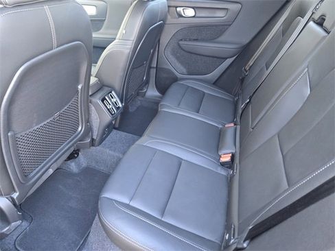 Used 2025 Volvo XC40 B5 Core image 32