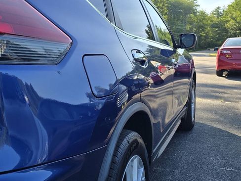Used 2018 Nissan Rogue SV AWD/4WD image 14