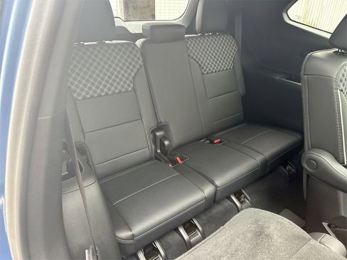 Used 2024 GMC Acadia Denali w/ Super Cruise Package image 30