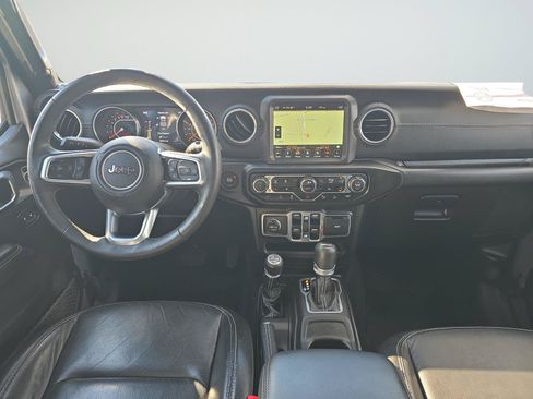 Used 2019 Jeep Wrangler Unlimited Sahara w/ Quick Order Package 24M Moab AWD/4WD image 9