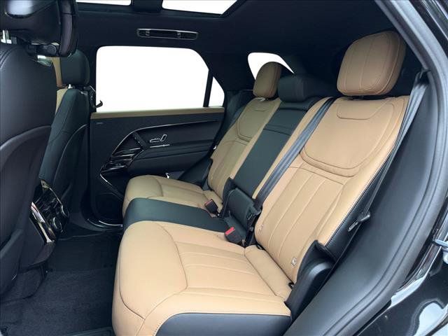 New 2026 Land Rover Range Rover Sport Dynamic SE AWD/4WD image 16
