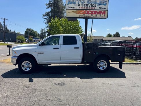 Used 2018 RAM 2500 Tradesman w/ Chrome Appearance Group AWD/4WD image 8