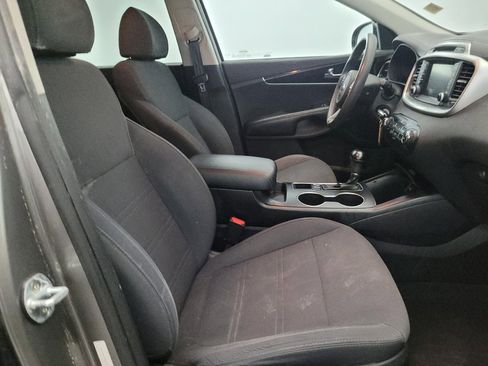Used 2018 Kia Sorento LX image 21