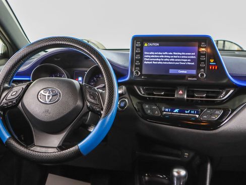 Used 2021 Toyota C-HR XLE image 17