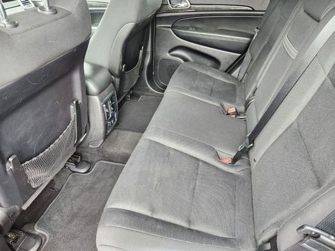 Used 2013 Jeep Grand Cherokee Laredo AWD/4WD image 33