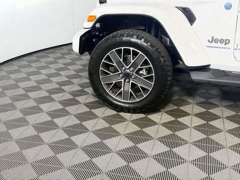 Used 2024 Jeep Wrangler High Altitude AWD/4WD image 12