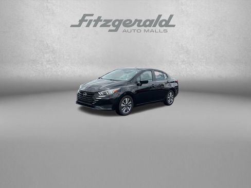 Used 2023 Nissan Versa SV FWD image 3
