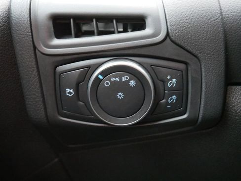 Used 2018 Ford Focus SE image 17