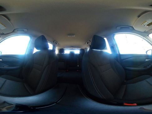 Used 2025 Nissan Rogue SV FWD image 44