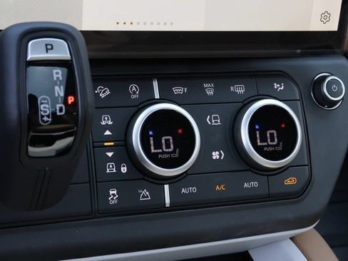 New 2026 Land Rover Defender 130 X-Dynamic SE AWD/4WD image 26
