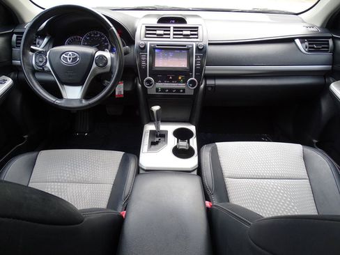 Used 2012 Toyota Camry SE FWD image 20