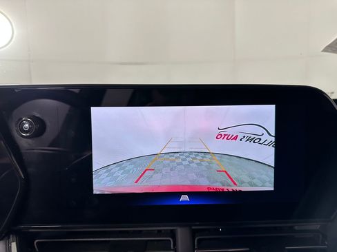 Used 2025 Chevrolet Trax LT w/ LT Convenience Package image 28