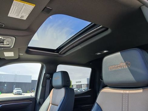 Certified 2025 Chevrolet Silverado 1500 High Country w/ High Country Premium Package AWD/4WD image 29